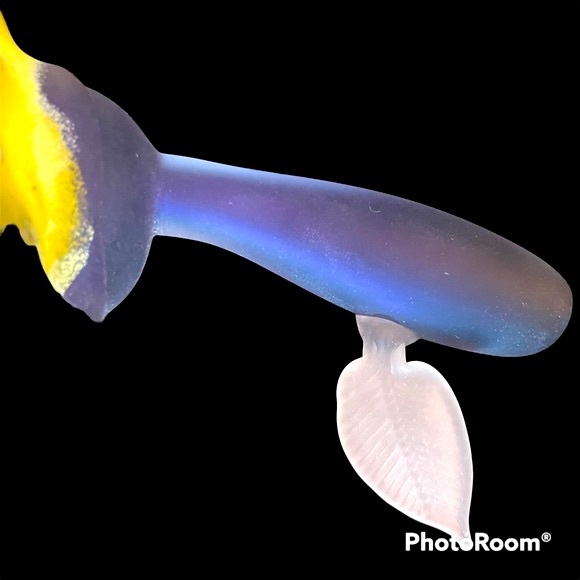 Exquisite Hand Blown Glass Organic Shaped Piece. Artist used ComplementaryColors - Picture 4 of 4